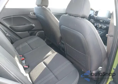 2024 Hyundai Venue Sel z USA, uszkodzony, nr VIN KMHRC8A34RU336905